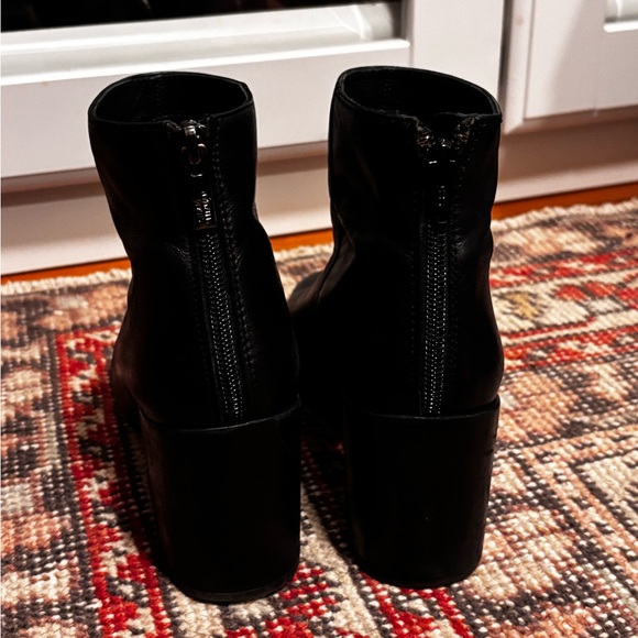 Stuart Weitzman Black Leather Ankle Boots, sz 7 - Picture 3 of 7